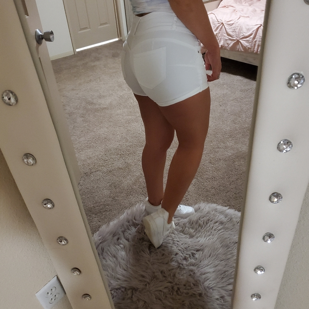 FN WHITE SHORTS